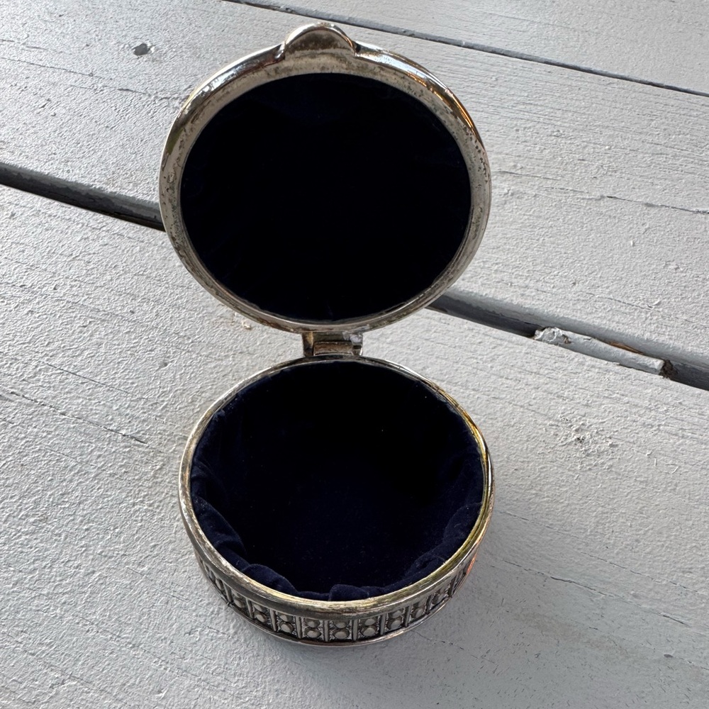 Vintage Sheridan Silversmiths trinket box. - Picture 6 of 9